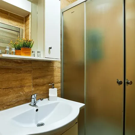 Sun 33 Apartment *